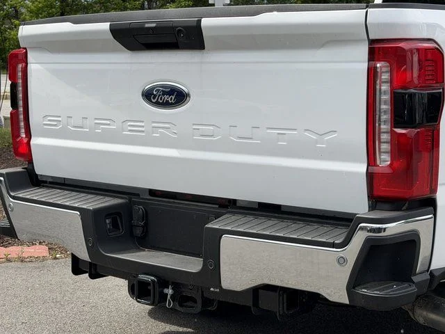 New 2026 Oxford White Ford XL image 15