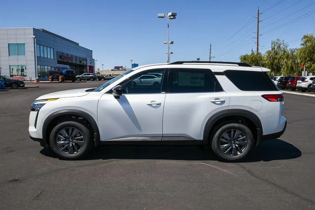 New 2026 Everest White Pearl TriCoat Nissan SV image 2