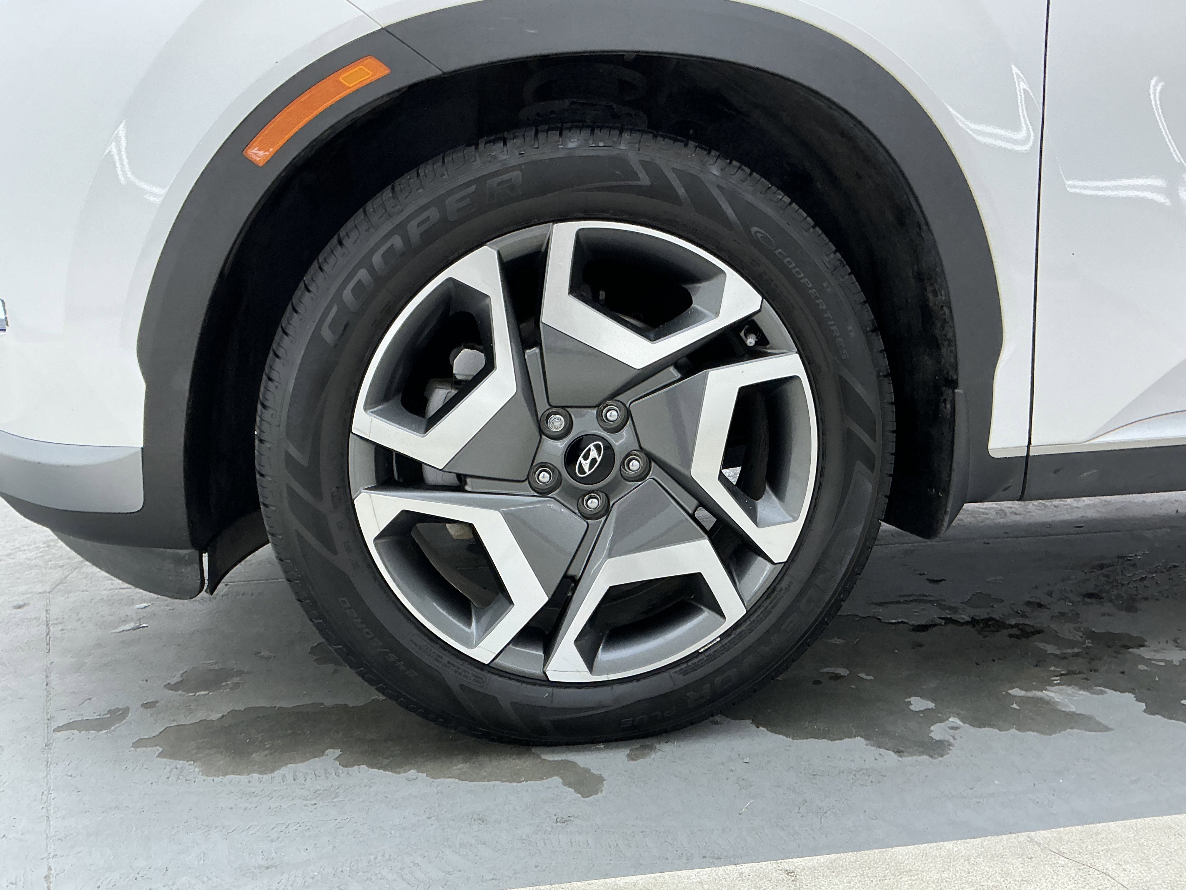 Used 2023 Hyper White Hyundai SEL image 18