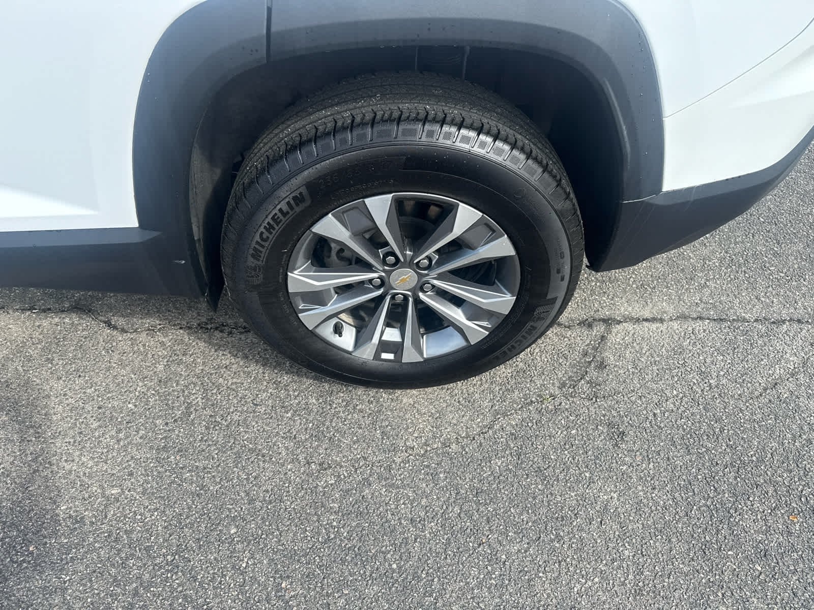 2025 Chevrolet Equinox LT - Photo 9