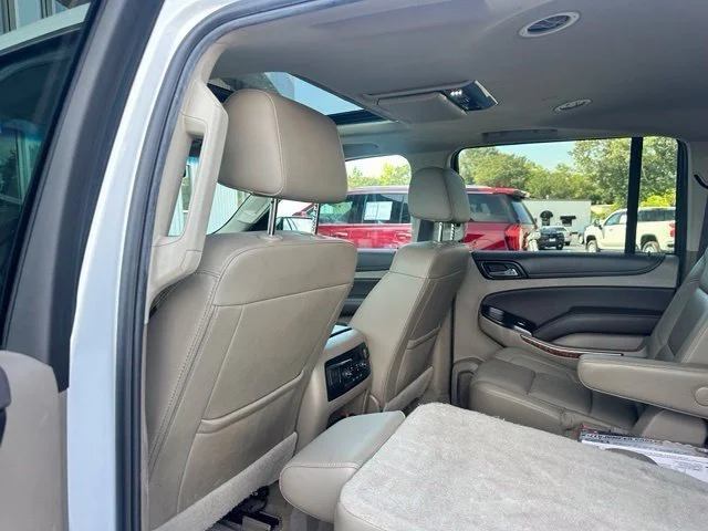 Used 2018 SUMMIT WHITE Chevrolet Premier image 9