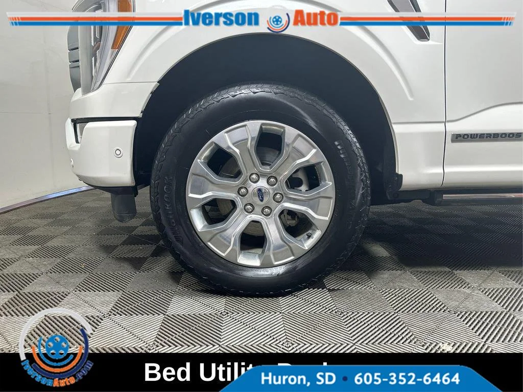 Used 2022 Star White Metallic Tri-Coat Ford Platinum image 8
