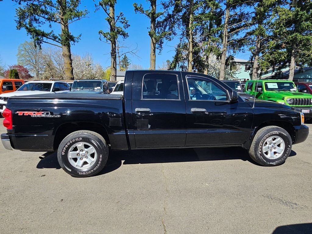Used 2006 Black Dodge SLT image 8
