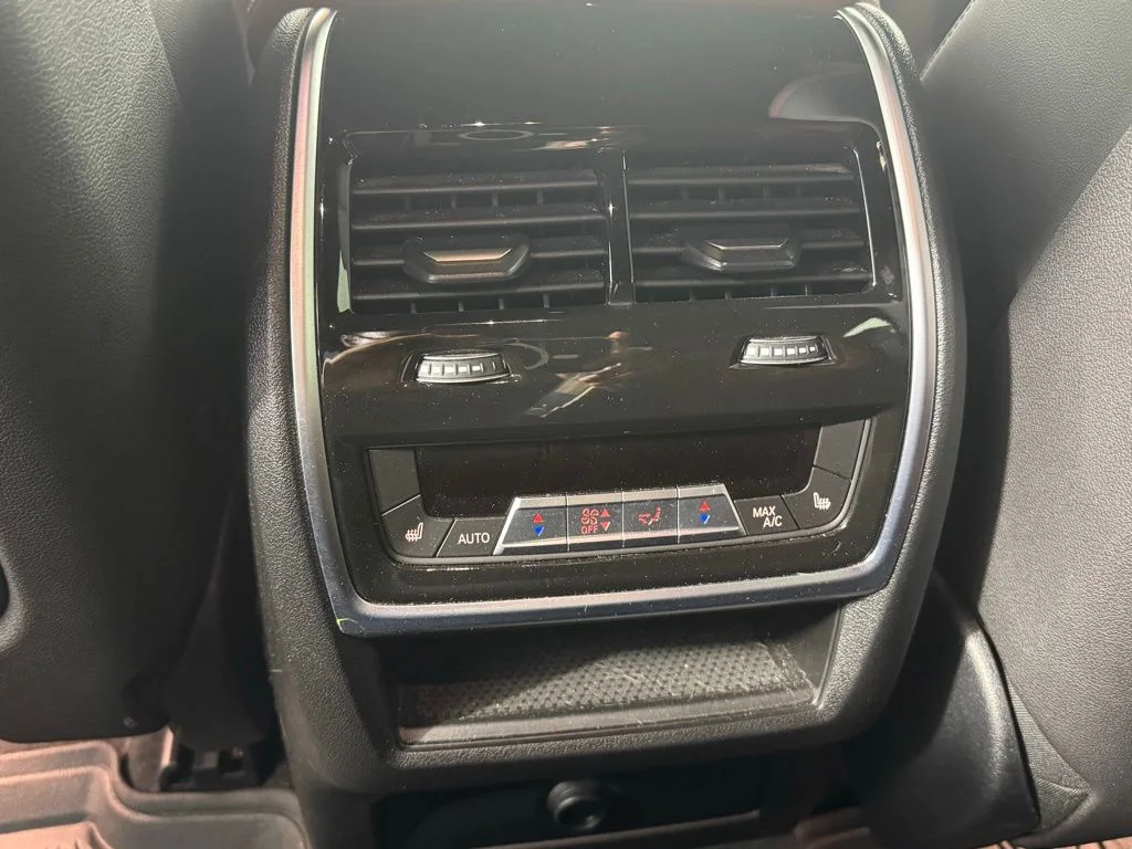 Certified Used 2024 Gray BMW xDrive40i image 21