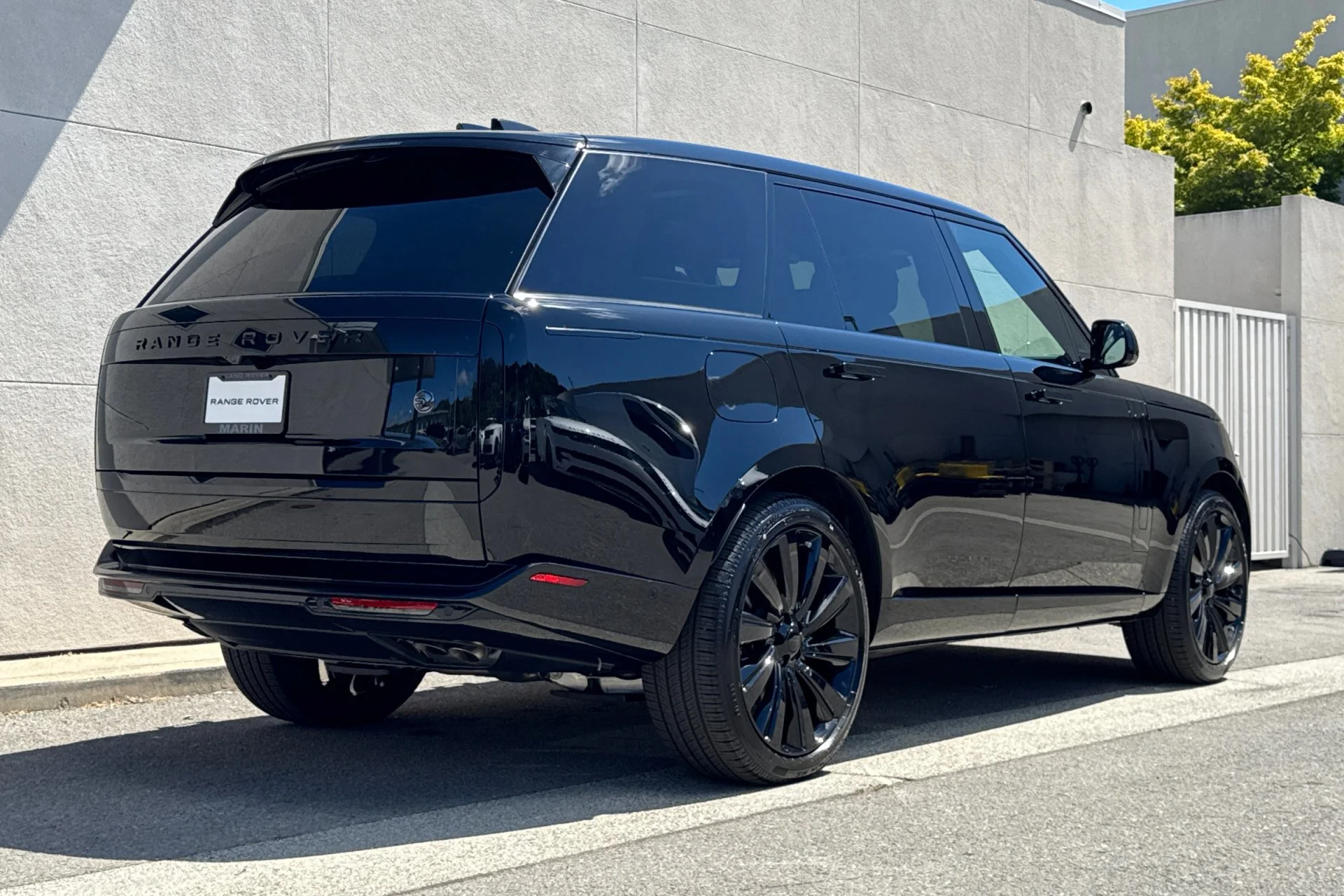 New 2026 Narvik Black Land Rover SV Black image 2