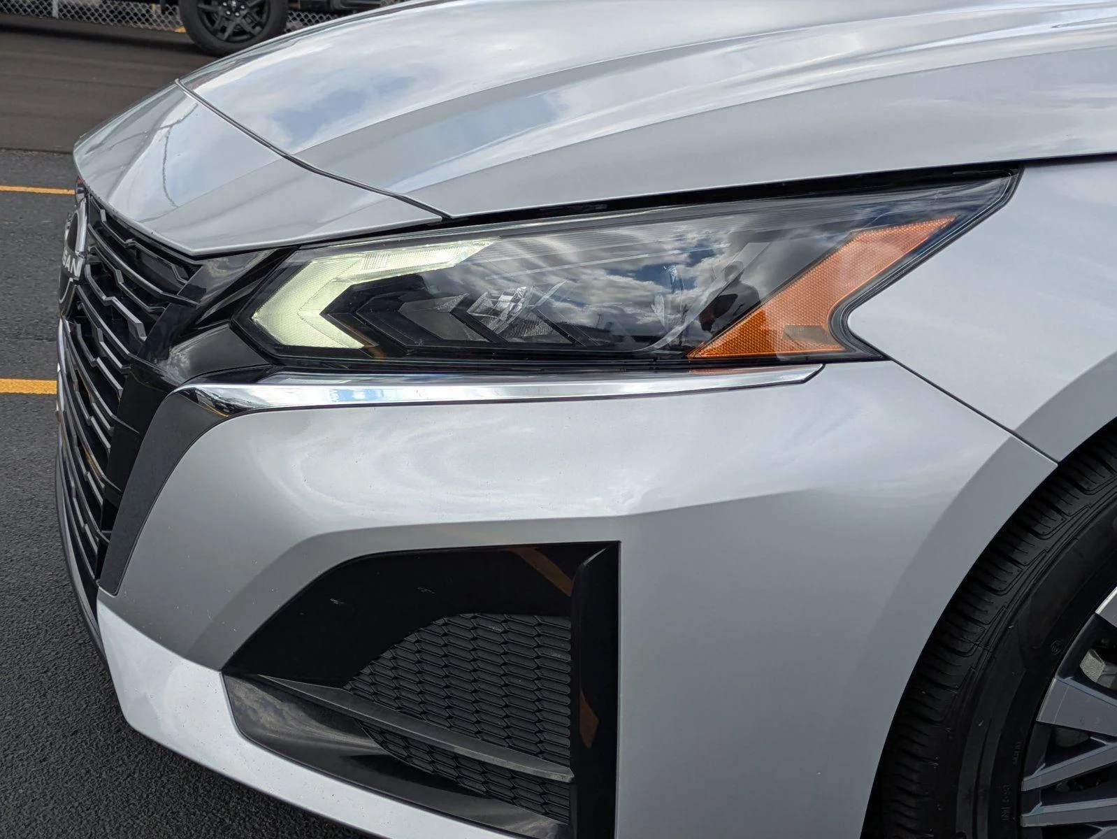 Used 2023 Brilliant Silver Metallic Nissan 2.5 SV image 9