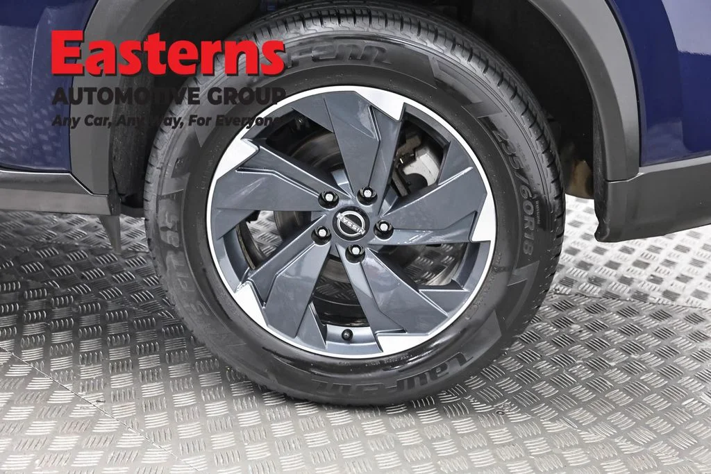 Used 2024 Blue Nissan SV image 33
