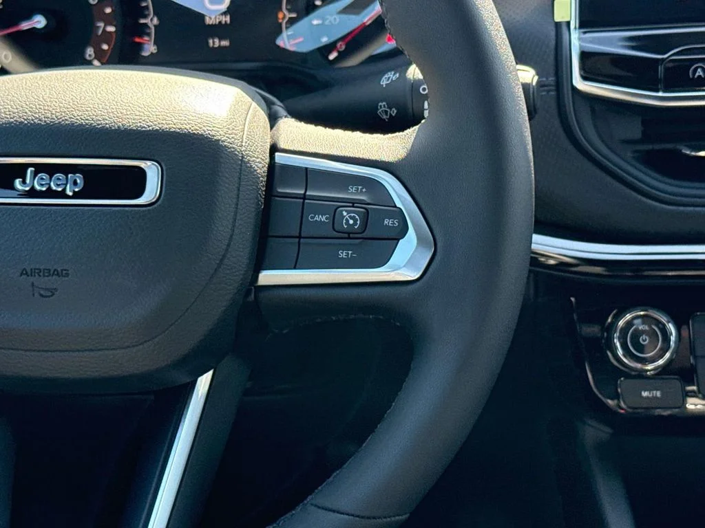 New 2026 Black Jeep Latitude image 17