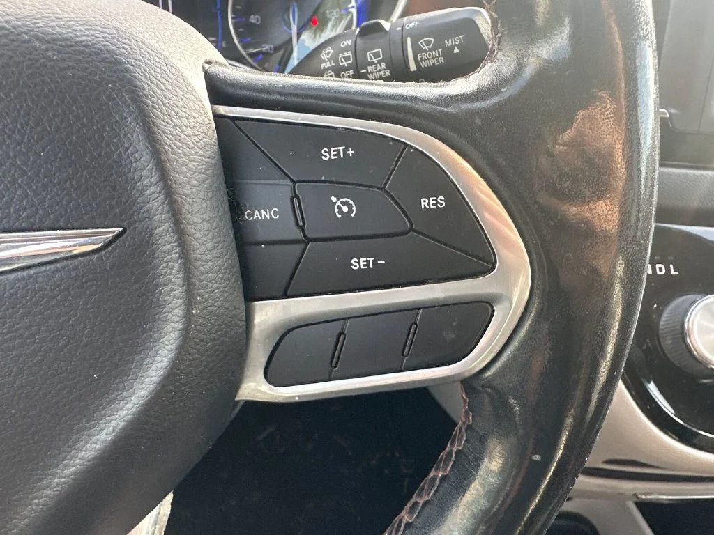Used 2019 Crystal Metallic Chrysler Touring L image 16