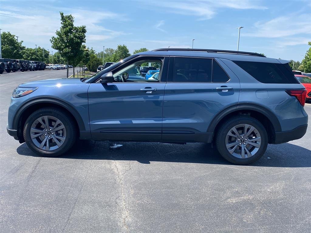 Used 2026 Vapor Blue Ford Active w/200A Pkg image 8