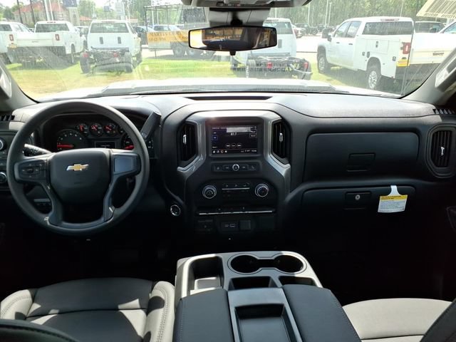 New 2026 Summit White Chevrolet WT image 10