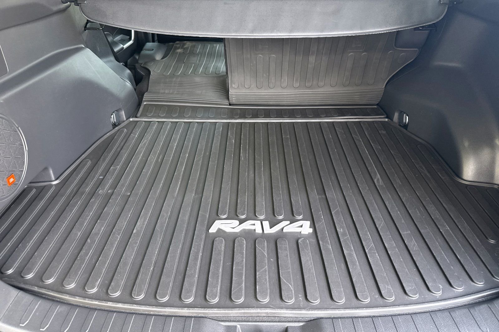 Used 2023  Toyota XLE Premium image 14