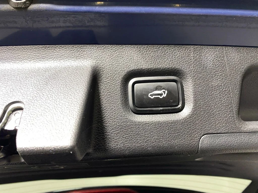 Used 2023 Blue Hyundai SEL image 19