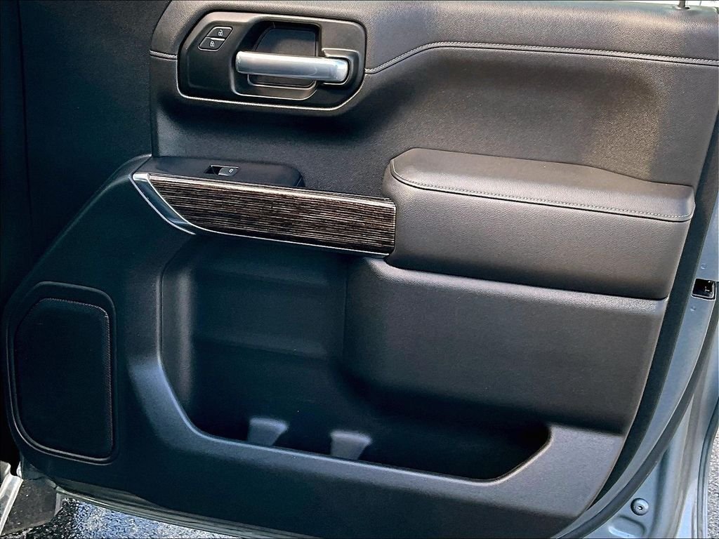 Used 2019 Smokey Quartz Metallic GMC SLE image 12