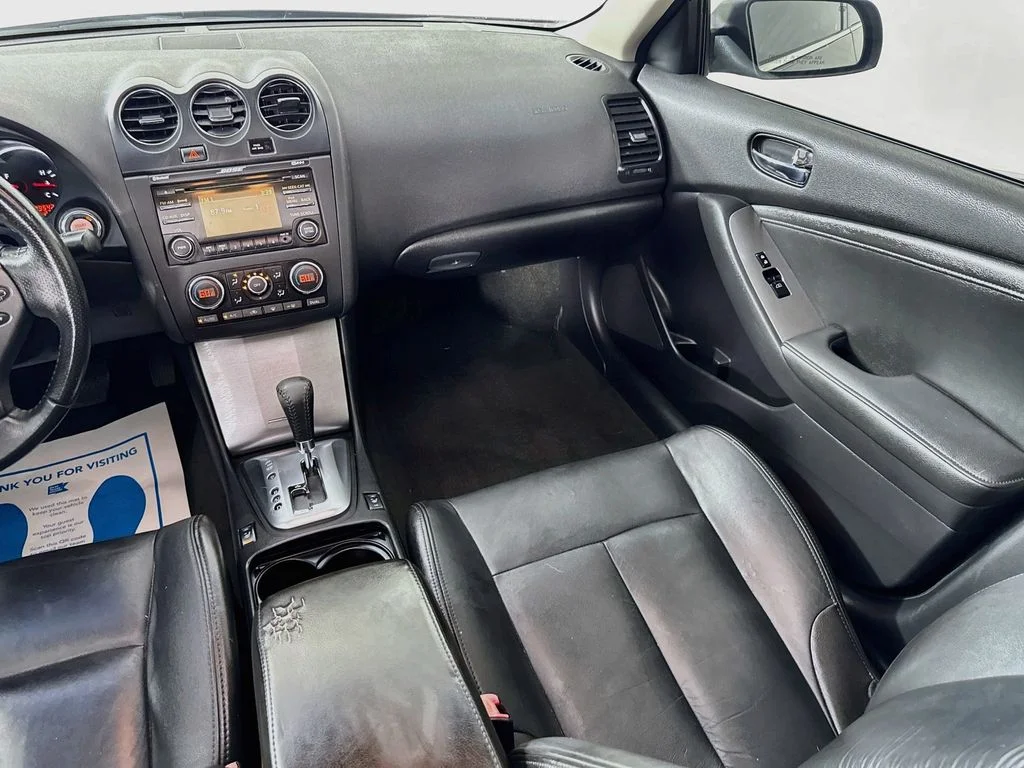 Used 2012 Dark Slate Metallic Nissan 3.5 SR image 27