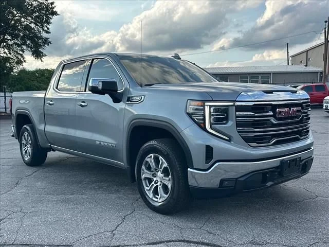 Certified Used 2025 Sterling Metallic GMC SLT image 2