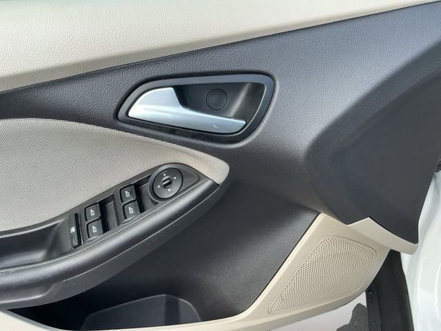 Used 2012 White Ford SE image 8