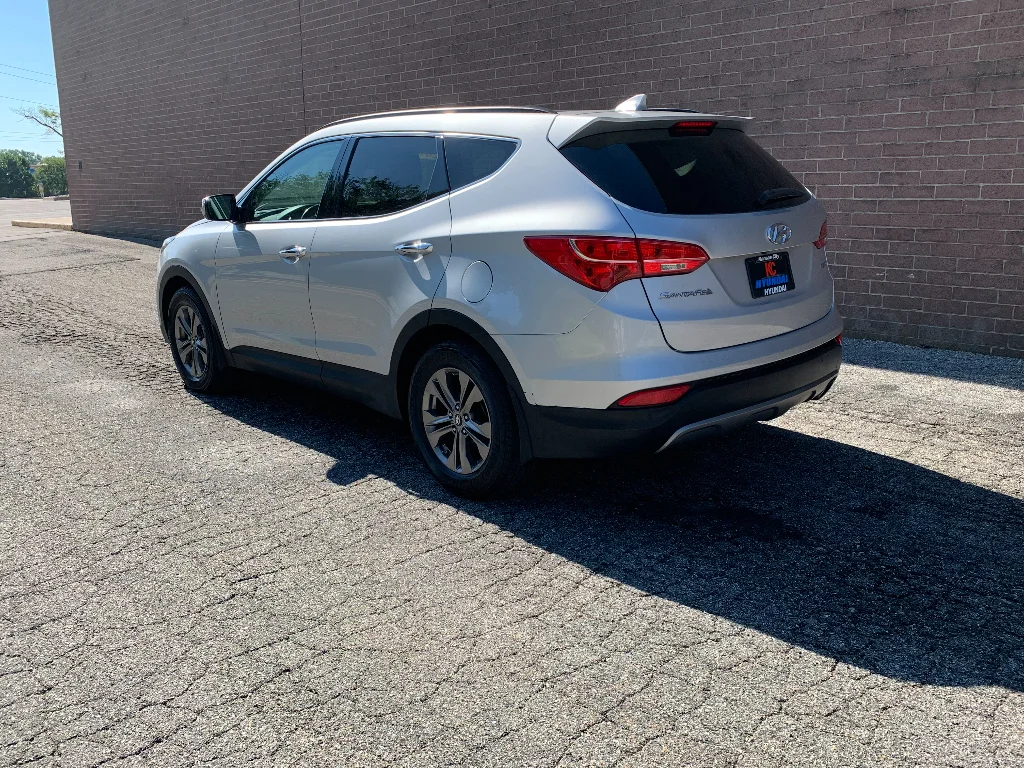 Used 2014 Moonstone Silver Hyundai 2.4L (A6) image 3