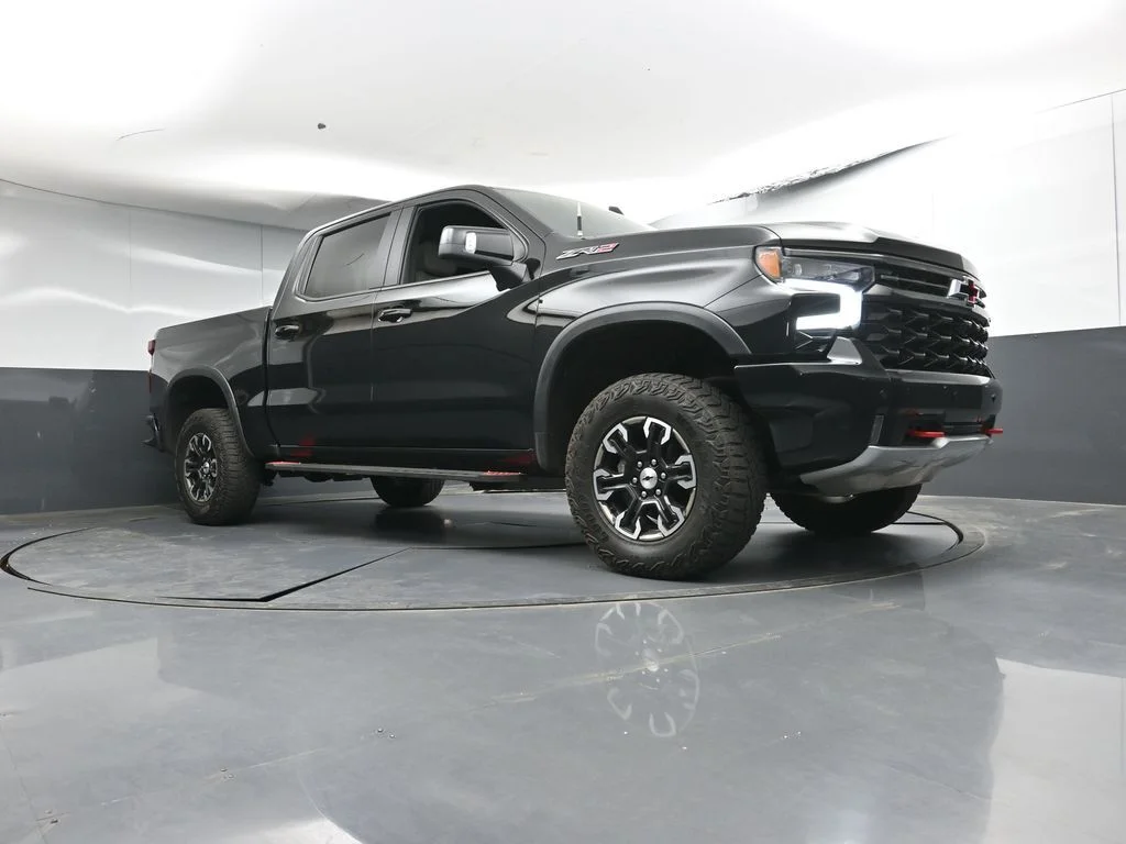 Used 2025 Black Chevrolet ZR2 image 28