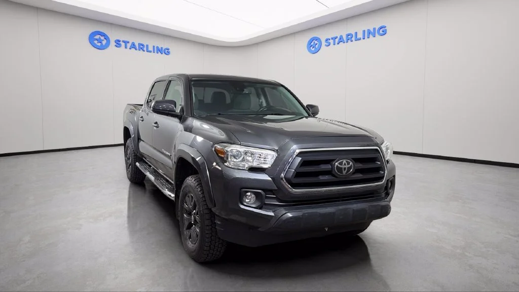 Used 2021  Toyota SR5 image 15