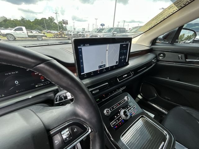 Used 2023 Black Lincoln Reserve image 12