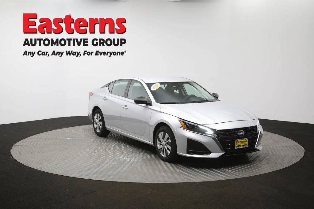 Used 2024 Silver Nissan 2.5 S image 49