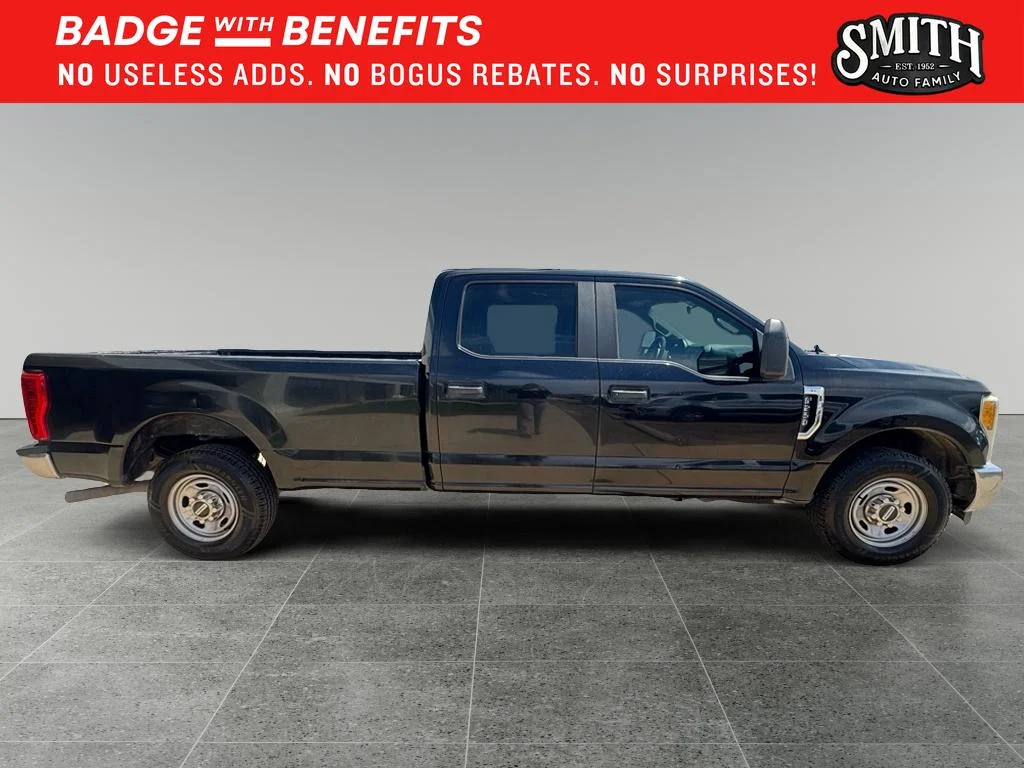 Used 2017 Shadow Black Ford XL image 9