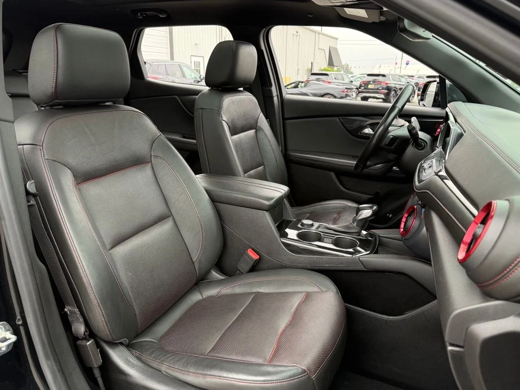 Used 2020  Chevrolet RS image 26