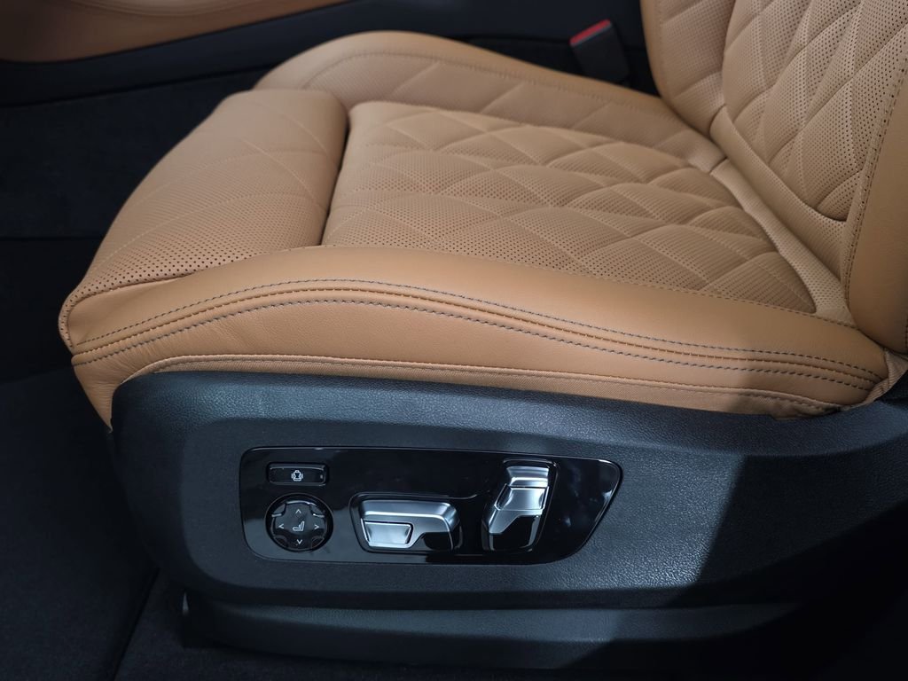 New 2026 Brooklyn Grey Metallic BMW xDrive50e image 28