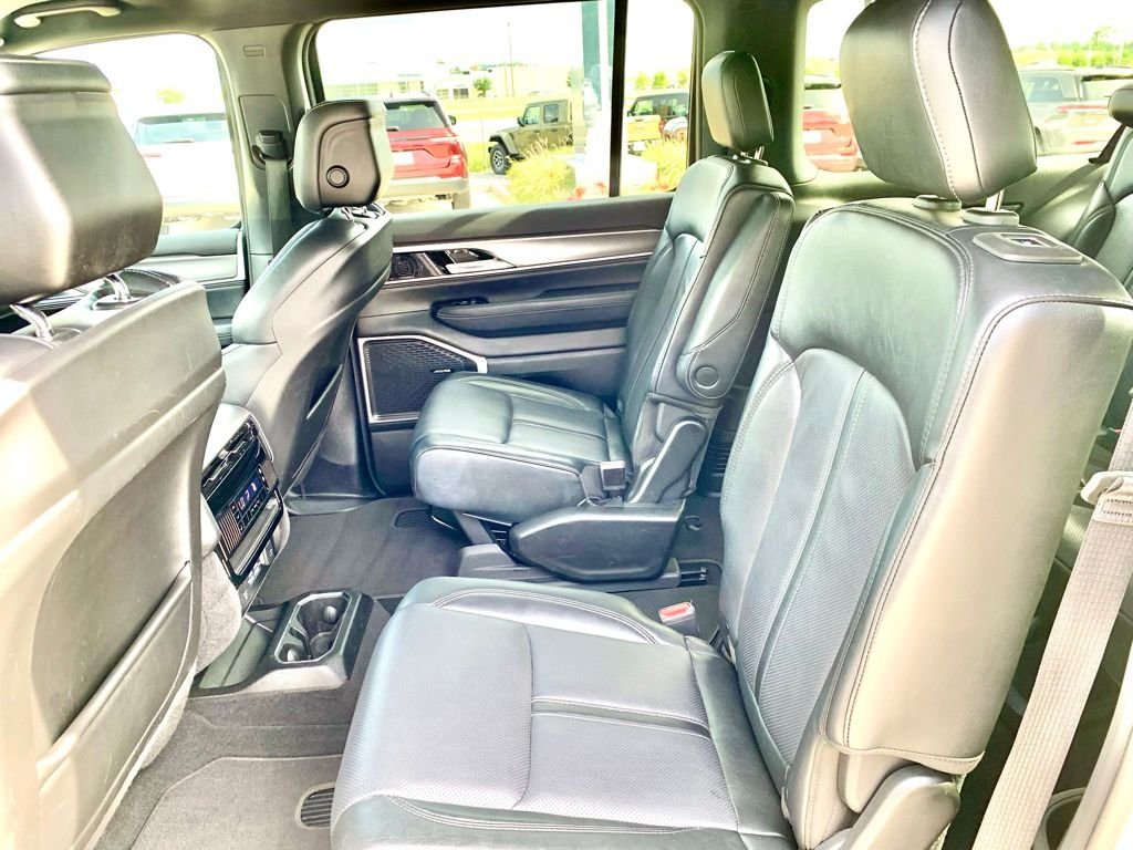 Used 2025 White Jeep Series II image 18