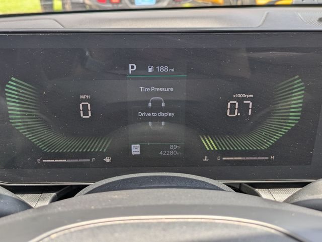 Used 2025 Gray Kia LXS image 18