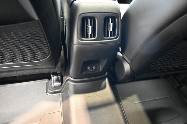 Used 2023 White Hyundai SEL image 28