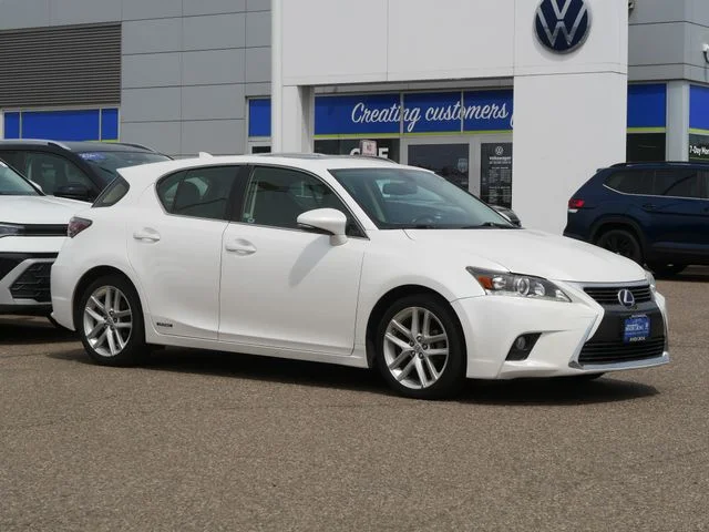 2017 Lexus CT 200h 200h's photo