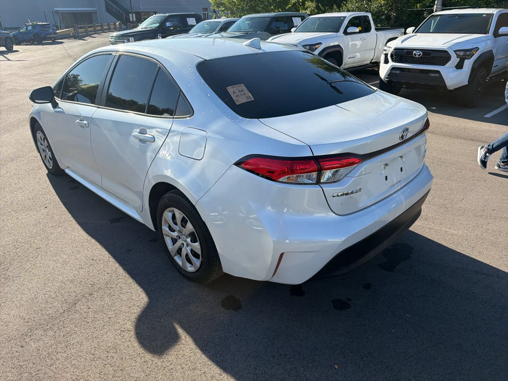 Used 2024 Wind Chill Pearl Toyota Hybrid LE image 3