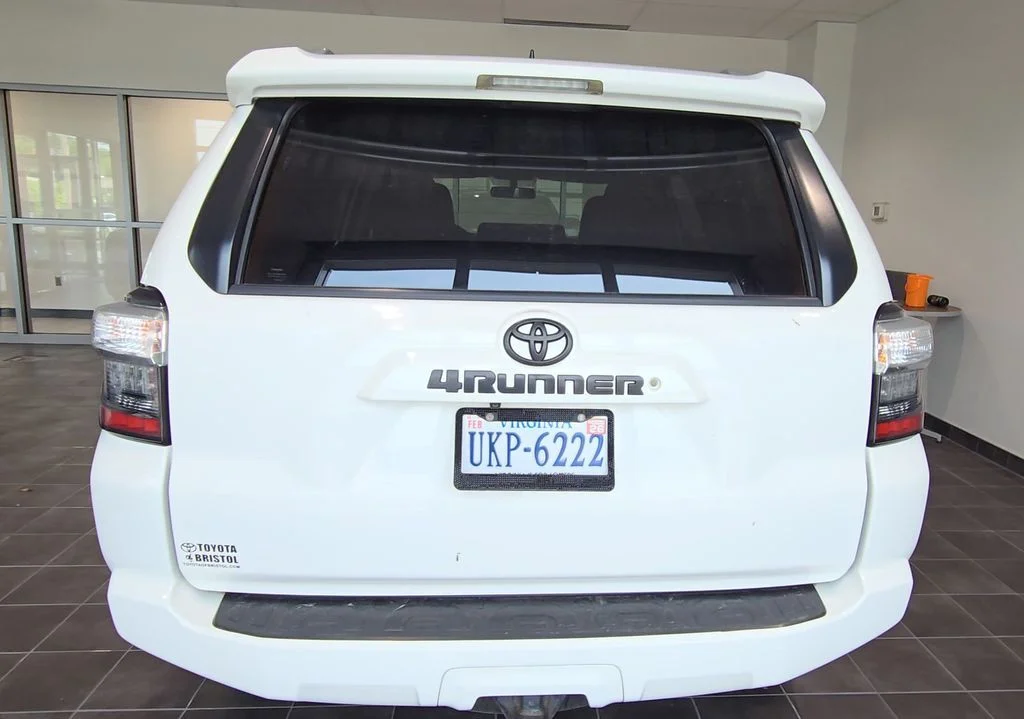 Used 2018 White Toyota SR5 image 3