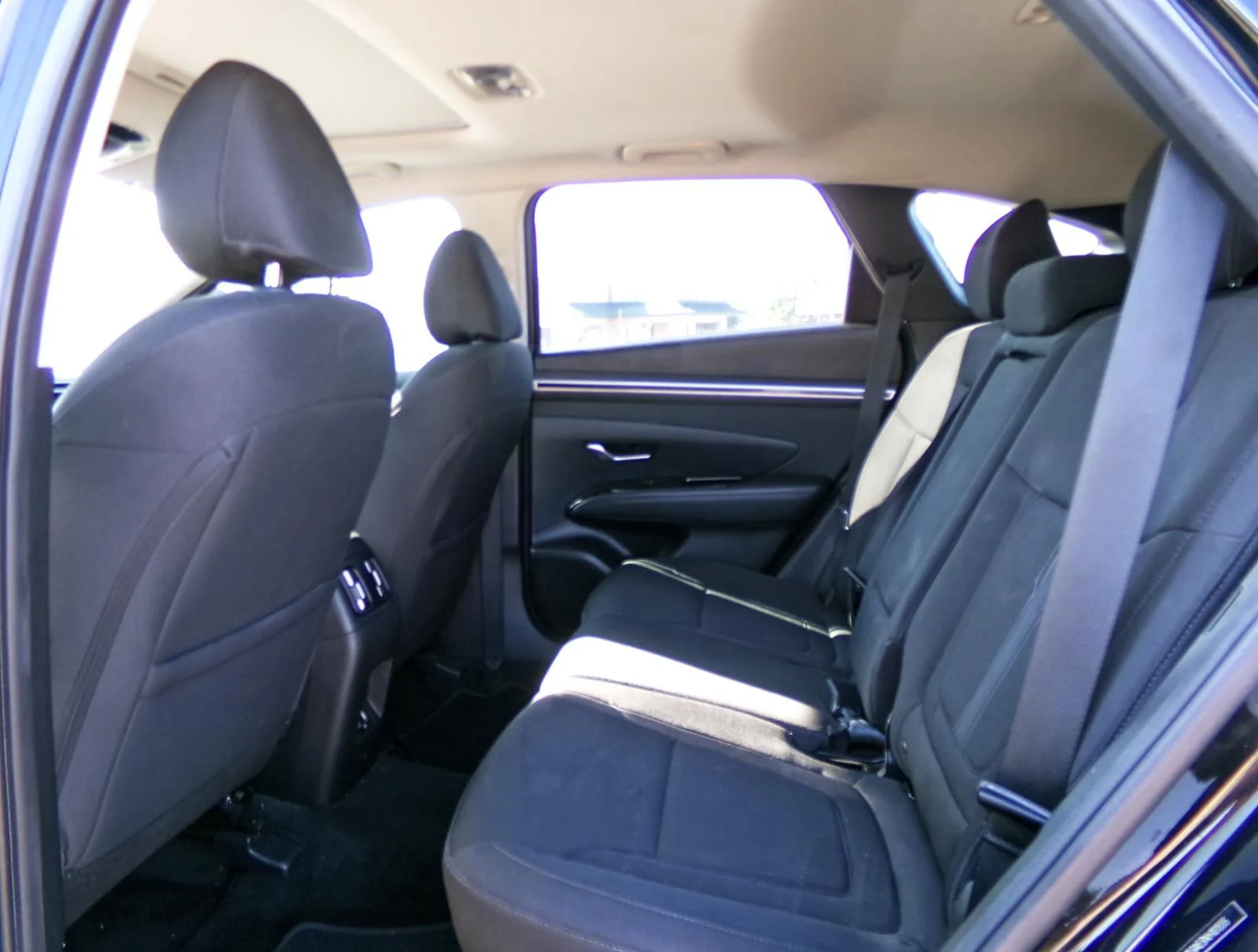 Used 2022 Phantom Black Hyundai SEL image 6