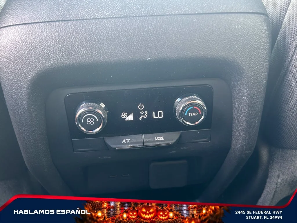 Used 2026 Summit White Chevrolet LT image 30