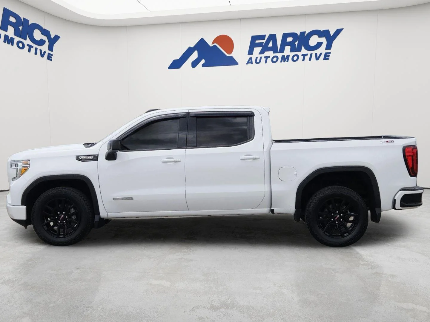 Used 2021 Summit White GMC Elevation image 8