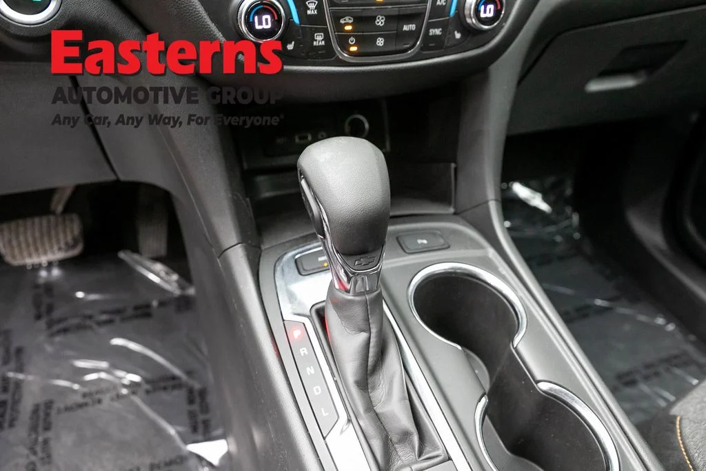 Used 2022 White Chevrolet LT image 14