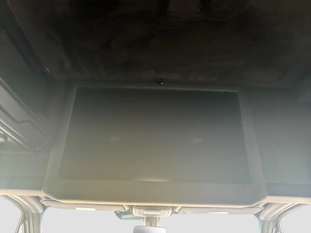 New 2025  Mercedes-Benz 15 Passenger Sliding Door image 25