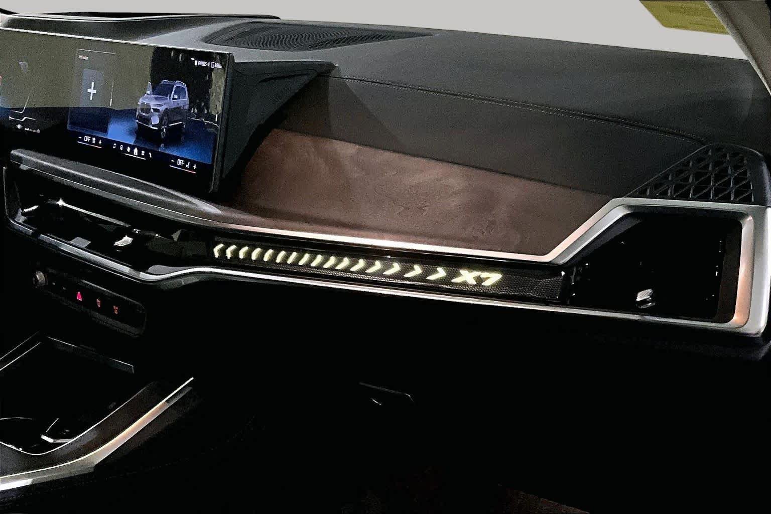 Used 2026 Skyscraper Grey Metallic BMW xDrive40i image 18