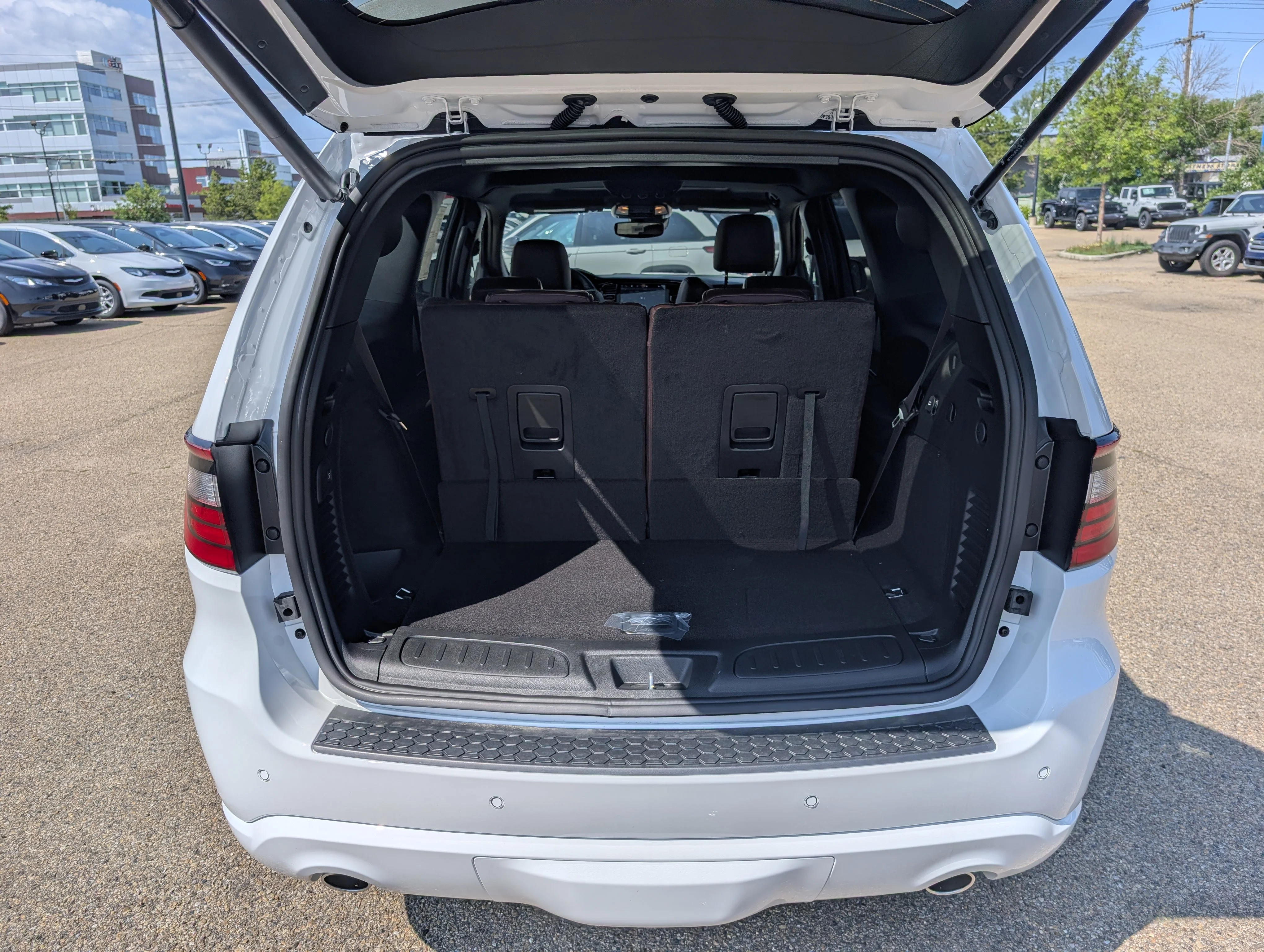 New 2026 White Knuckle Dodge GT HEMI V8 Plus image 6