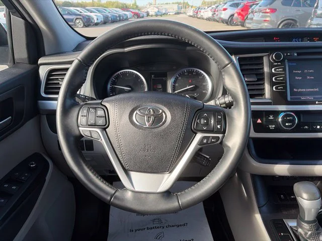 Used 2019 Blue Toyota XLE image 18