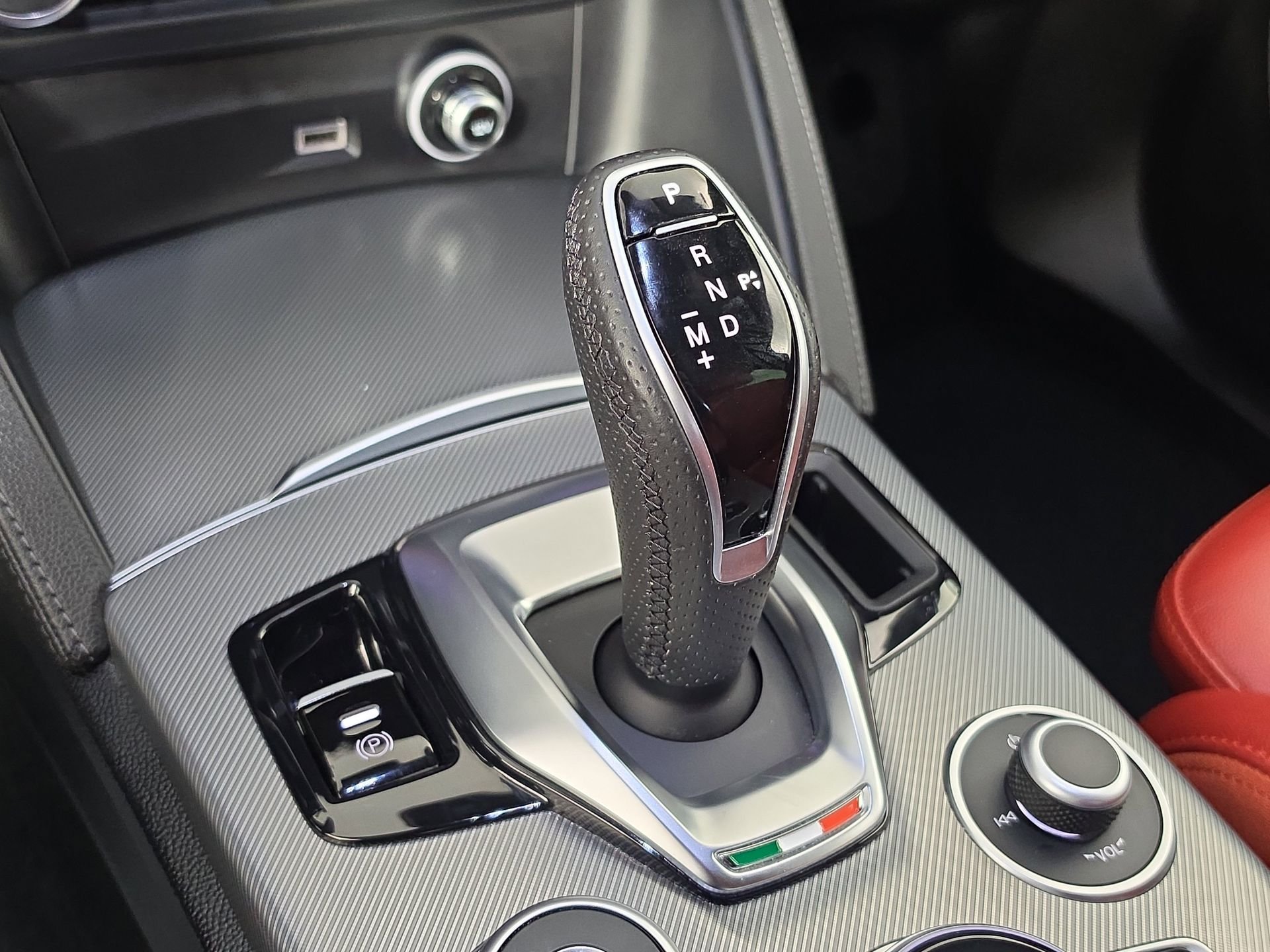 Used 2024 Red Alfa Romeo Veloce image 31