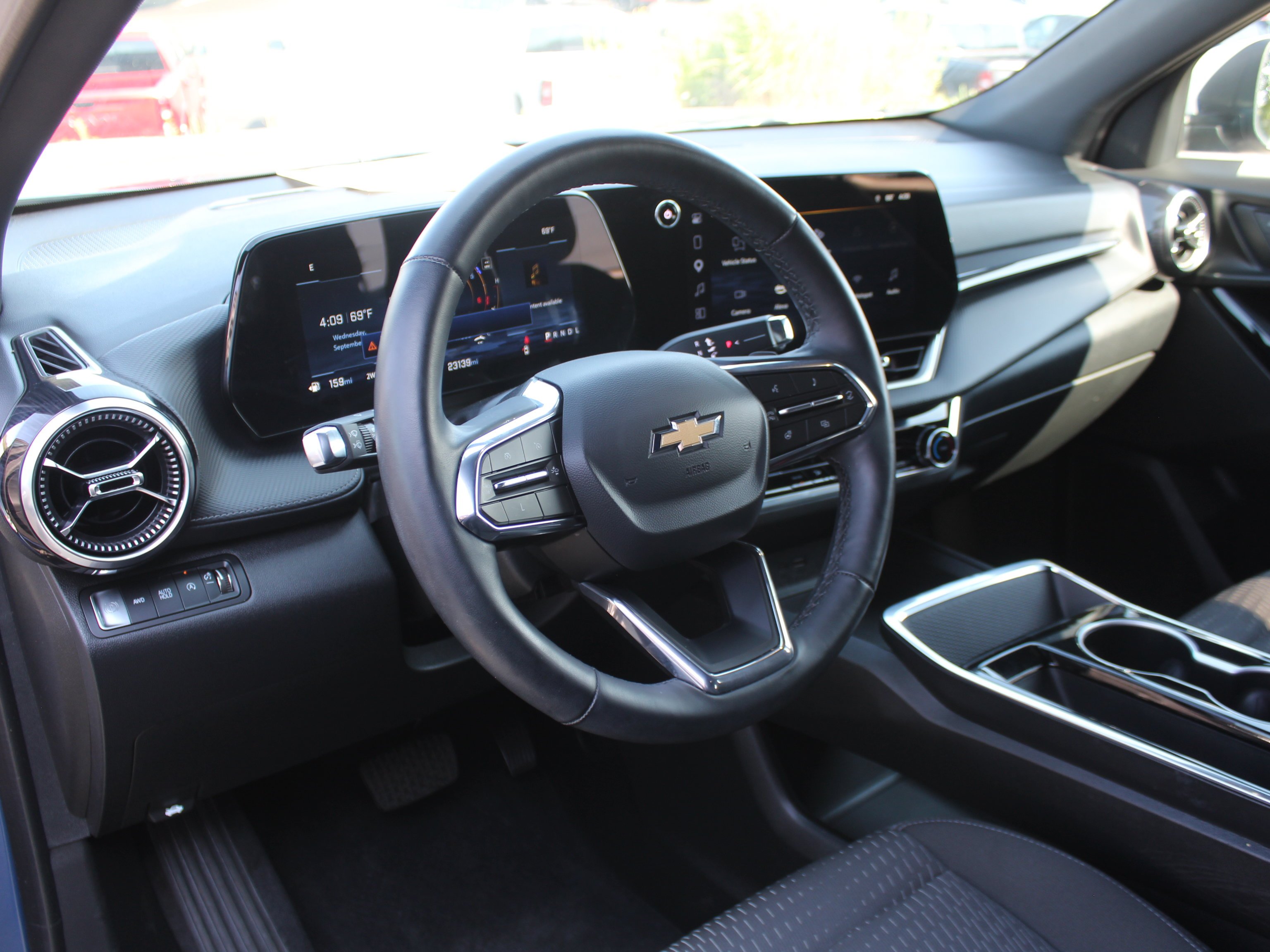 2025 Chevrolet Equinox LT - Photo 14