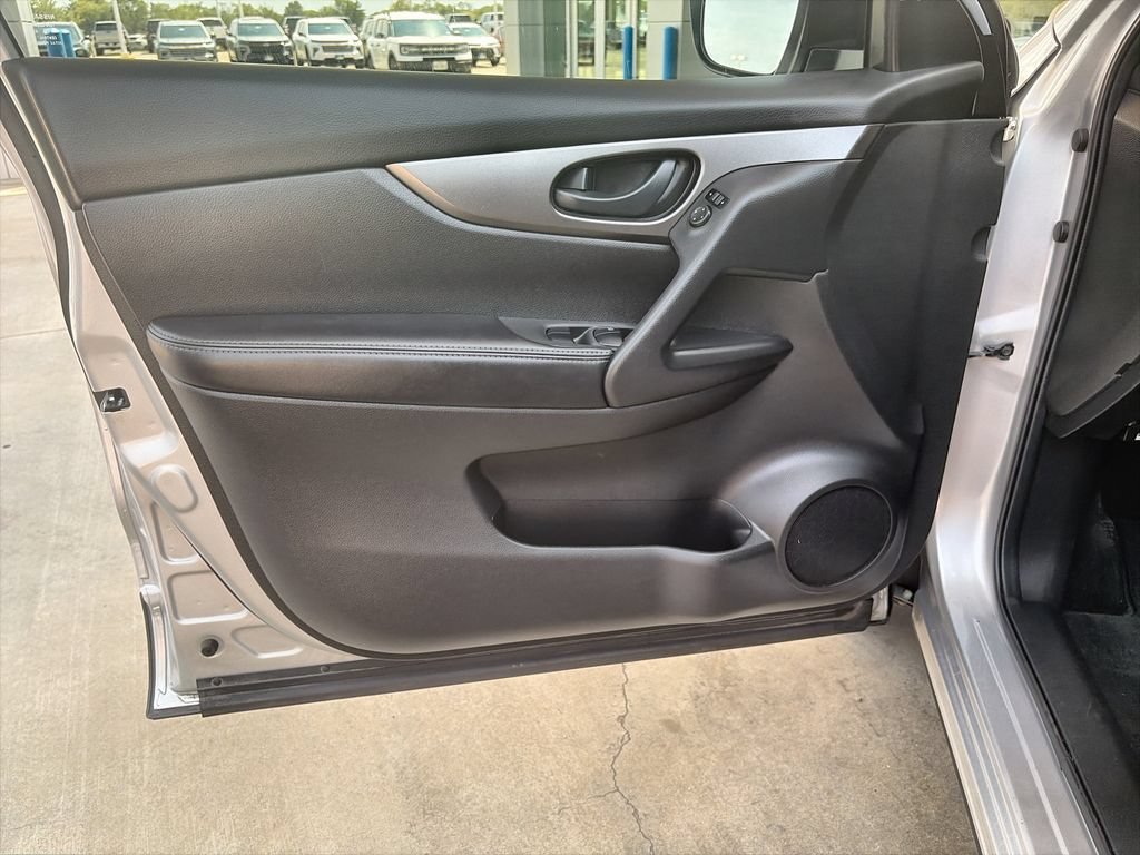 Used 2020 Silver Nissan S FWD Xtronic CVT image 23