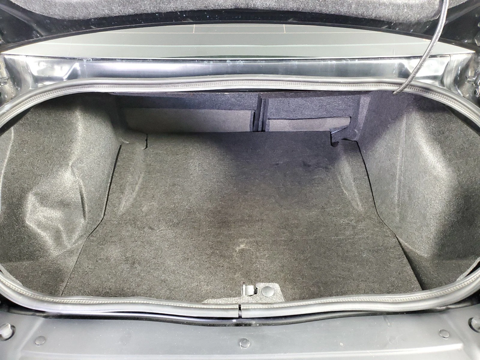 Used 2018 Pitch Black Clearcoat Dodge SXT image 15