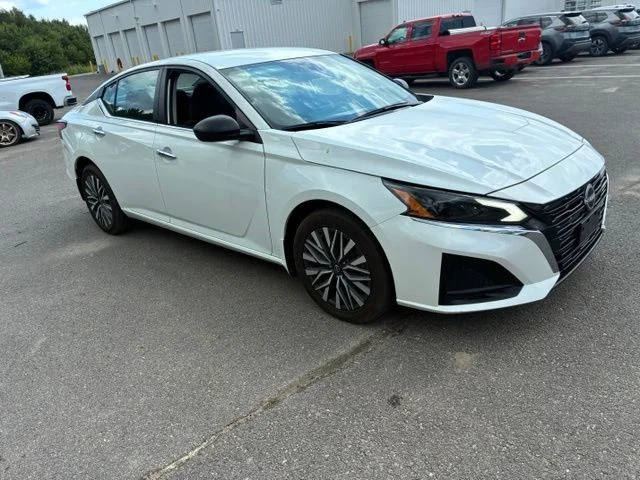 Used 2024 White Nissan 2.5 SV image 6
