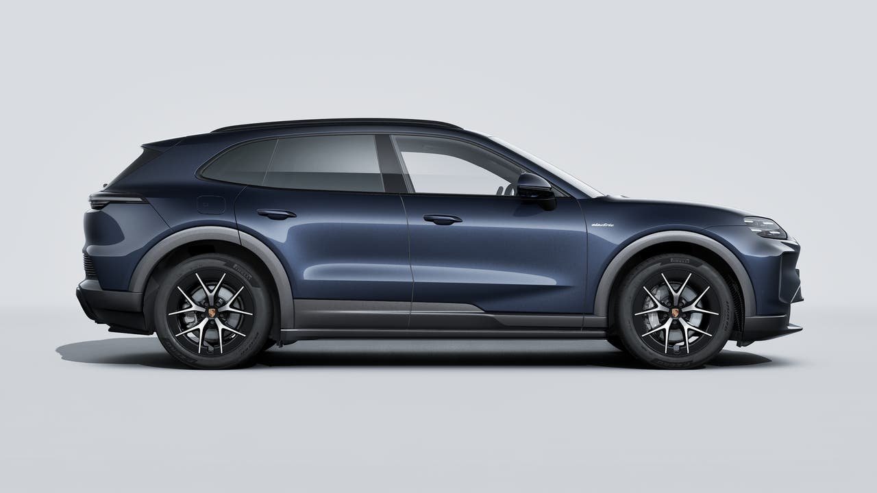 New 2026 Algarve Blue Metallic Porsche  image 6