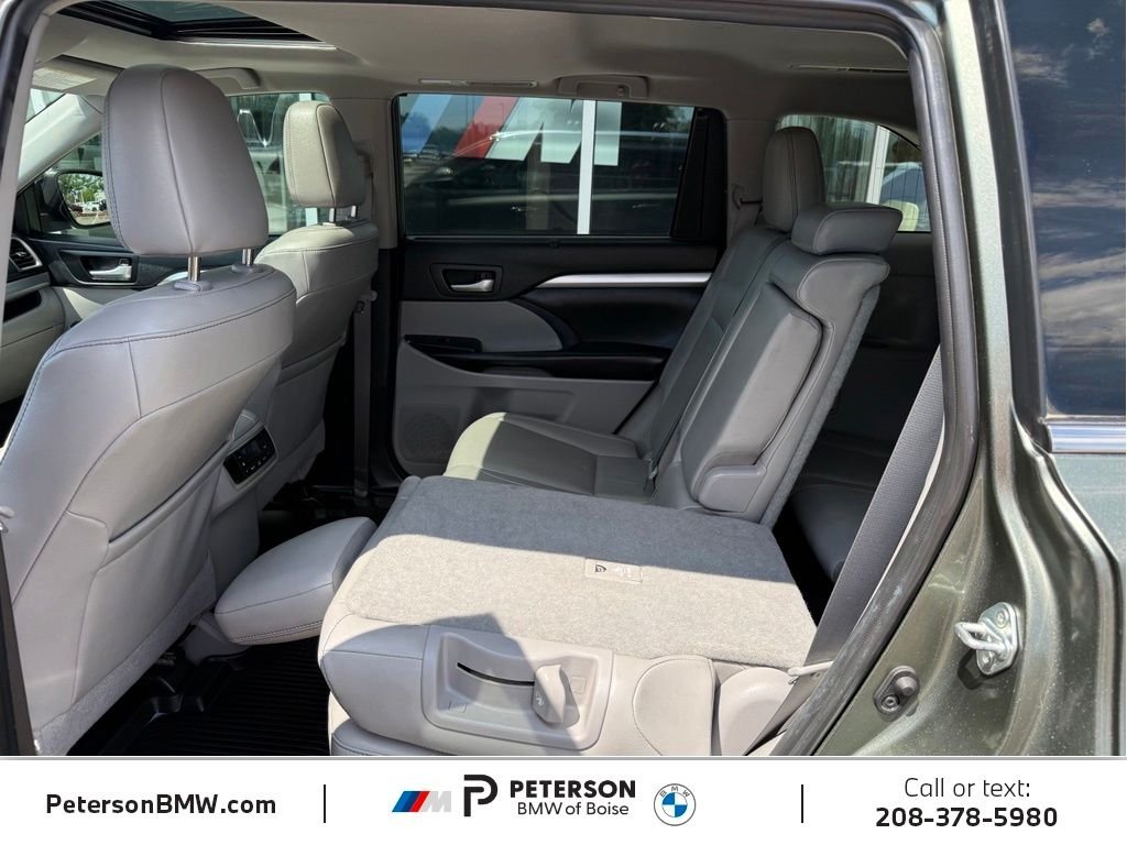 Used 2019 Green Toyota XLE image 19